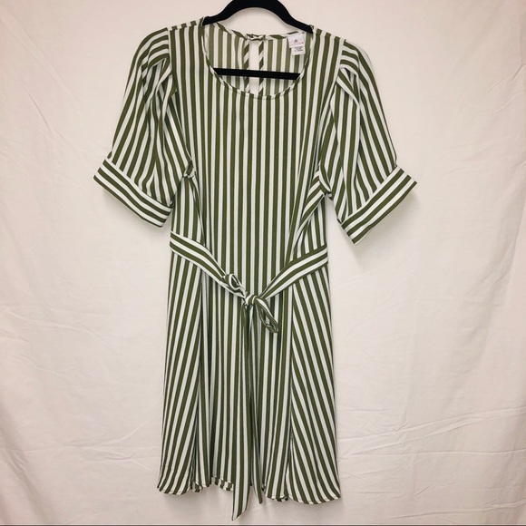 Forever 21 Dresses & Skirts - Forever 21 Dress (NWOT)